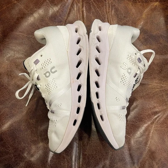 On Cloud OnRunning Cloud Surfer Women Size 9 White Running Gym Workout - Picture 2 of 8
